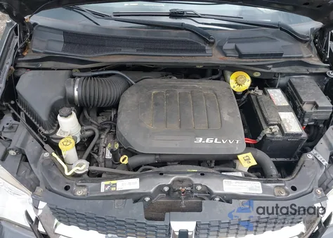 2018 Dodge Grand Caravan Sxt z USA, uszkodzony, nr VIN 2C4RDGCG6JR224541